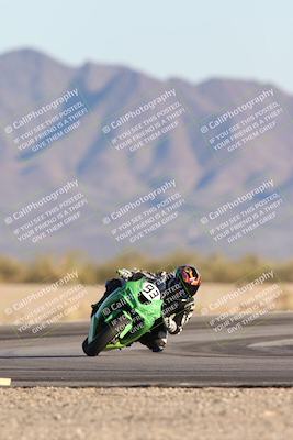 media/Dec-07-2025-CVMA (Sun) [[3e7d2de5dc]]/Race 16-Formula Middleweight/